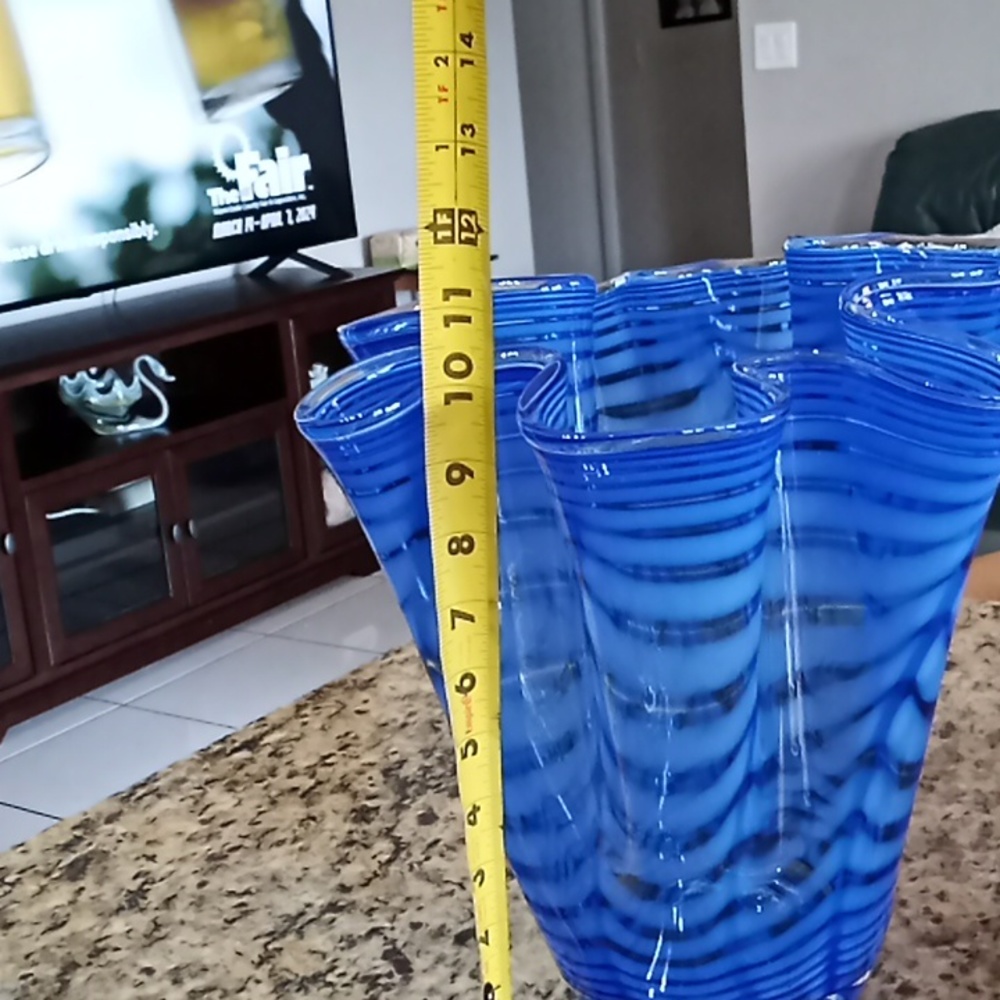 RARE Murano Fazzoletto Hand Blown Mid-Century Italian Scalloped Ruffled Vase. - Picture 10 of 14
